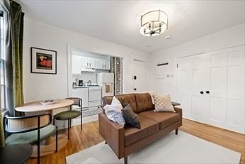 1 bed, 1 bath apartment for rent at 102 Revere Unit 2, Beacon Hill — photo 6 of 19