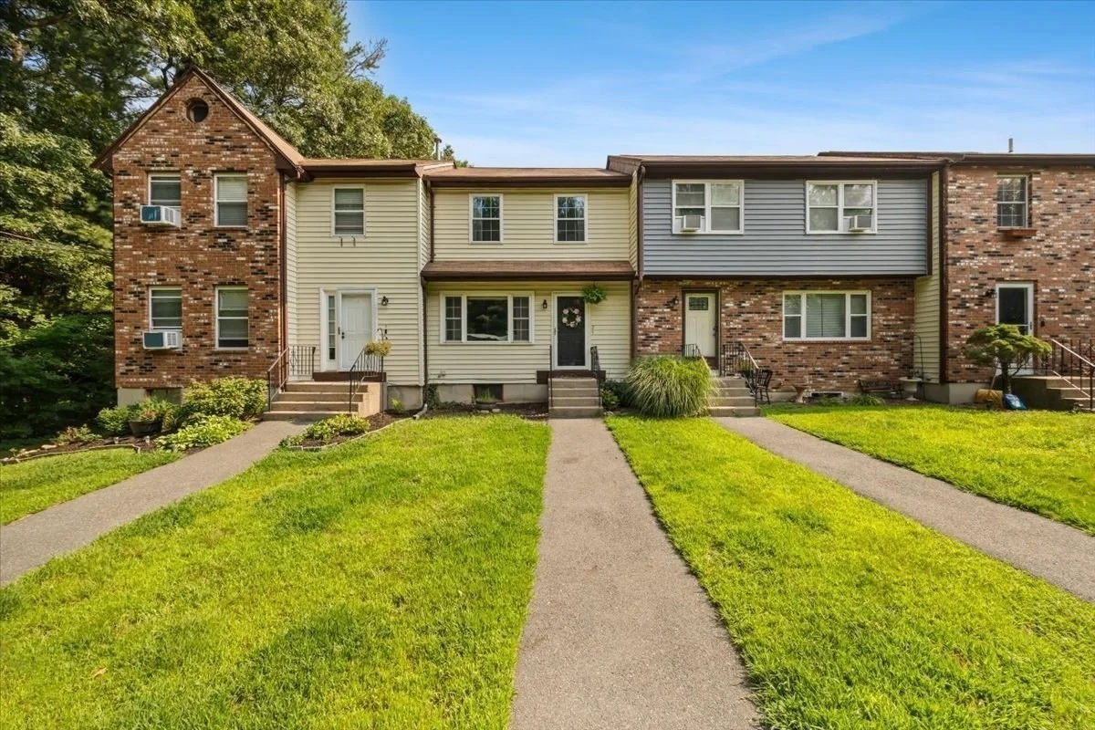 2 bed, 1 bath apartment for rent at 102 S Washington St Unit 2, Norton