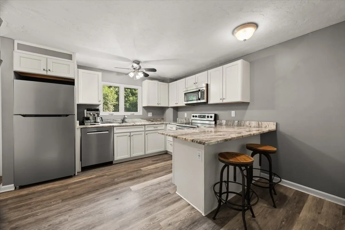 2 bed, 1 bath apartment for rent at 102 S Washington St Unit 2, Norton — photo 4 of 13