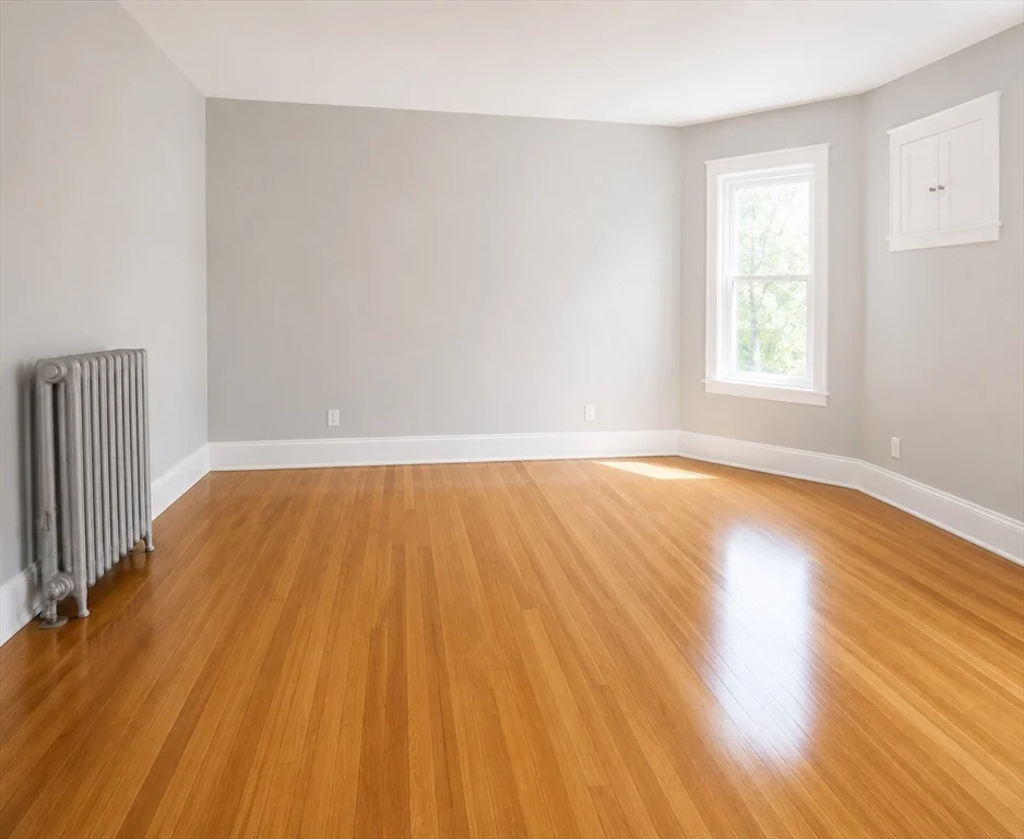 3 bed, 1 bath apartment for rent at 102 Saxton St Unit 3, Dorchester — photo 4 of 10