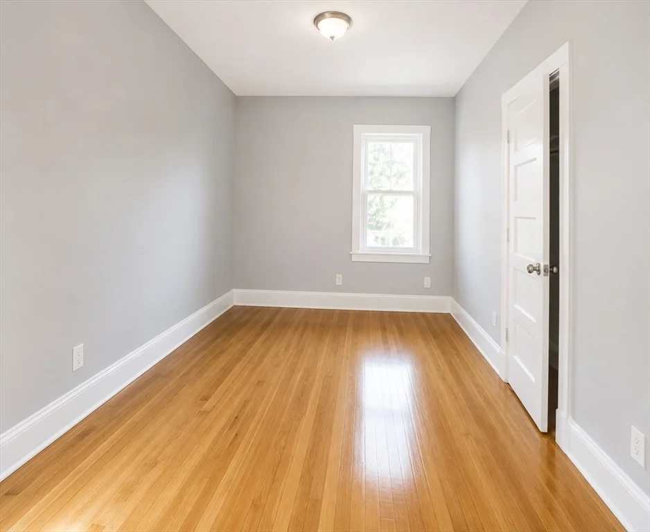 3 bed, 1 bath apartment for rent at 102 Saxton St Unit 3, Dorchester — photo 7 of 10
