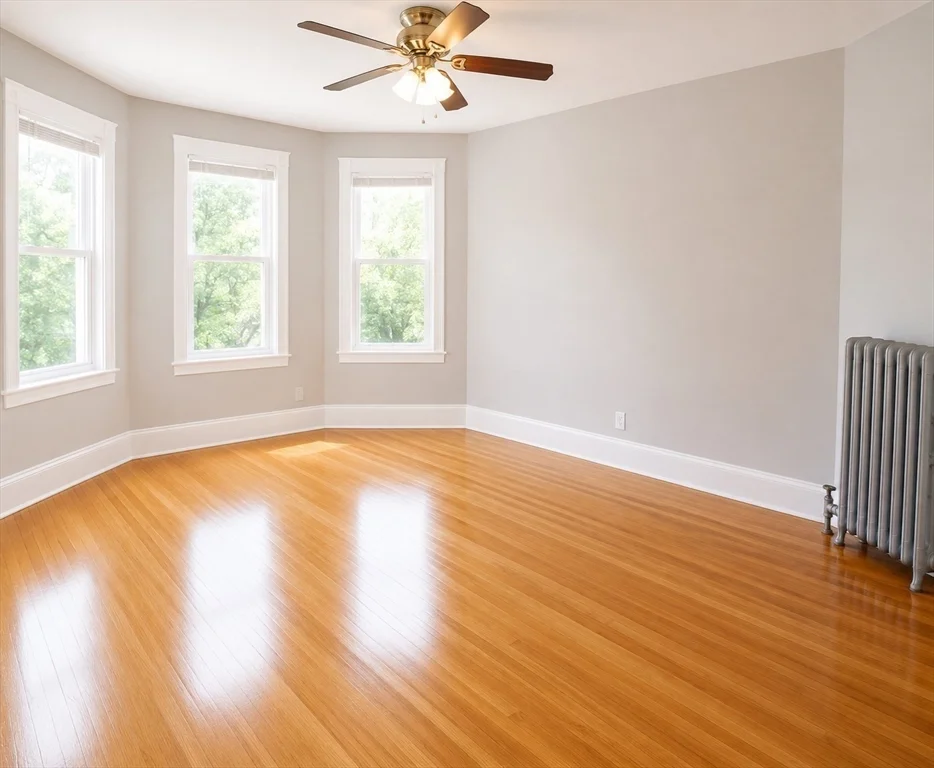 3 bed, 1 bath apartment for rent at 102 Saxton St Unit 3, Dorchester — photo 5 of 10