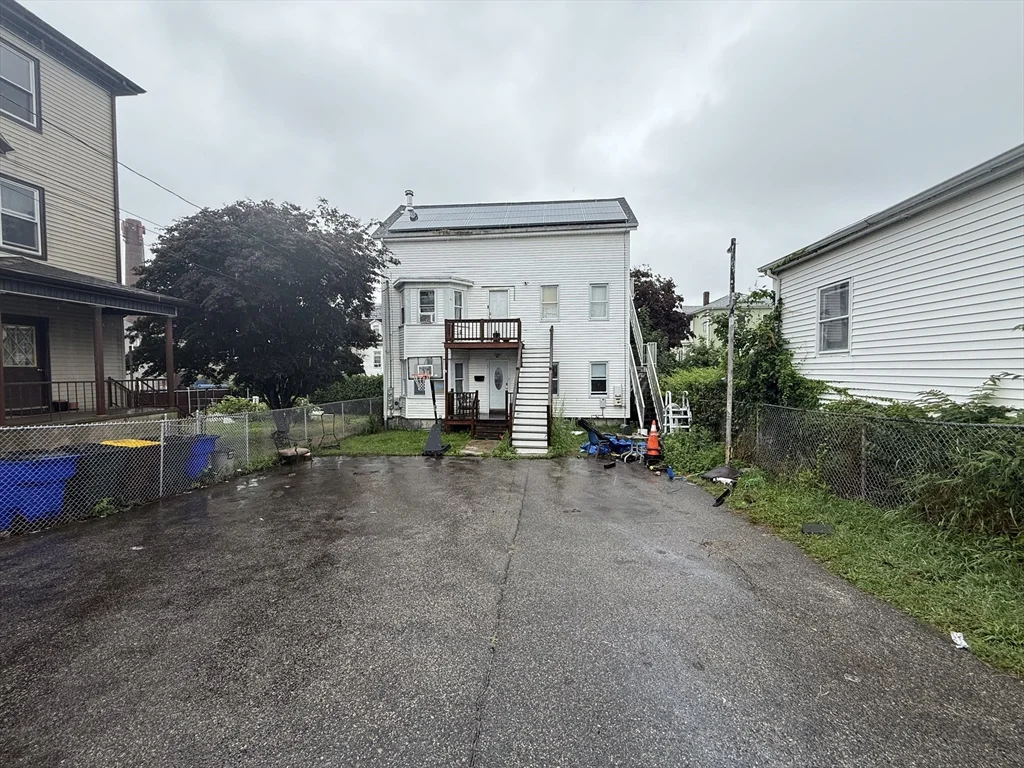 2 bed, 1 bath apartment for rent at 102 Tremont St Unit 1, Fall River — photo 1 of 12