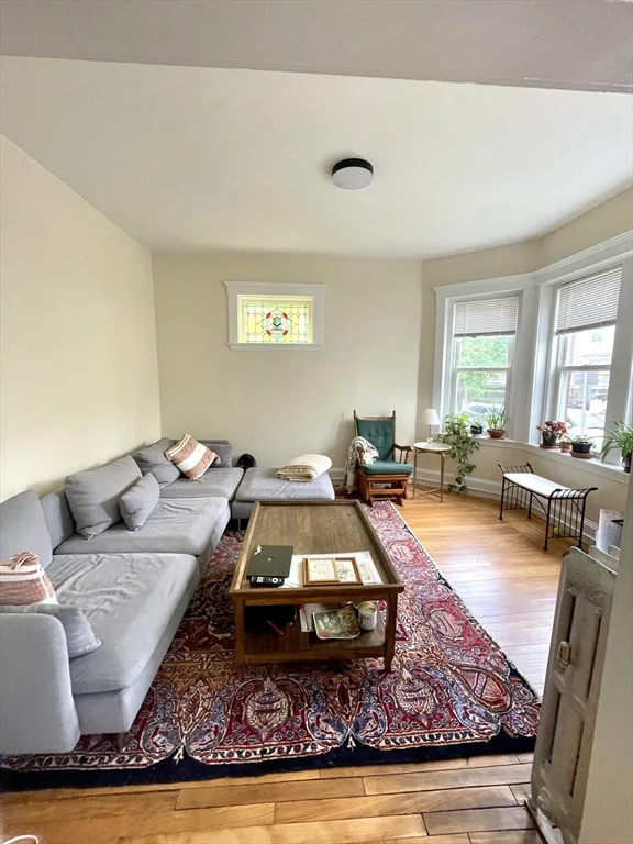 3 bed, 1 bath apartment for rent at 102 Trowbridge St Unit 1R, Cambridge — photo 4 of 22