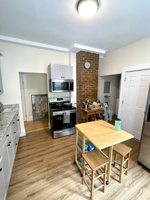 3 bed, 1 bath apartment for rent at 102 Trowbridge St Unit 1R, Cambridge — photo 7 of 22