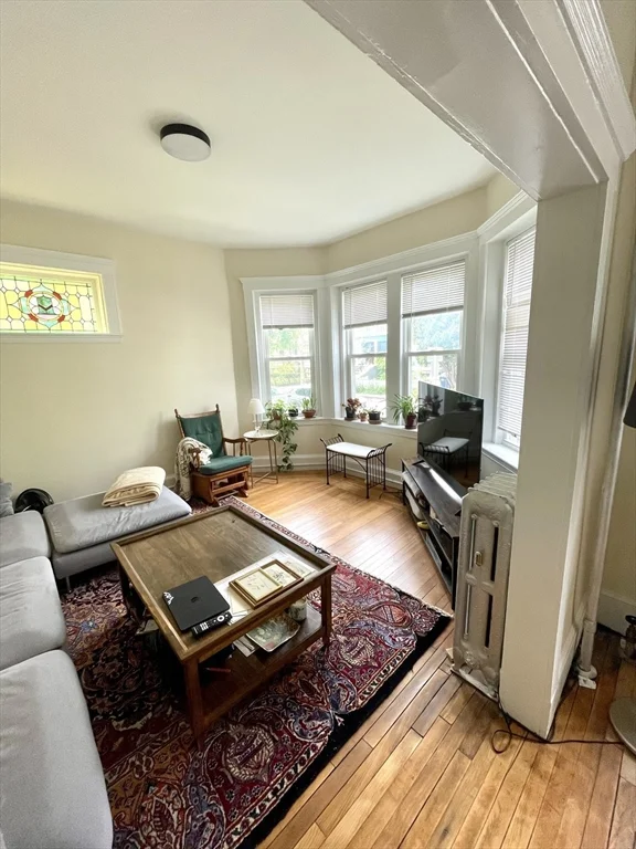 3 bed, 1 bath apartment for rent at 102 Trowbridge St Unit 1R, Cambridge — photo 2 of 22