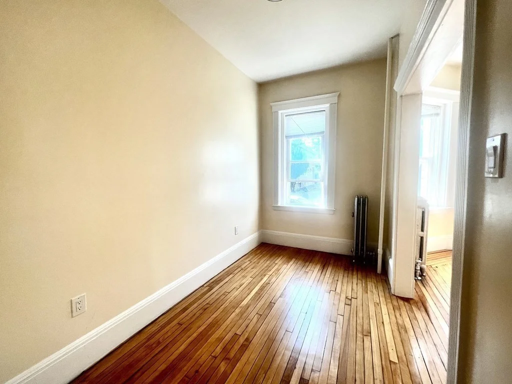 3 bed, 1 bath apartment for rent at 102 Trowbridge St Unit 2L, Mid Cambridge — photo 4 of 16