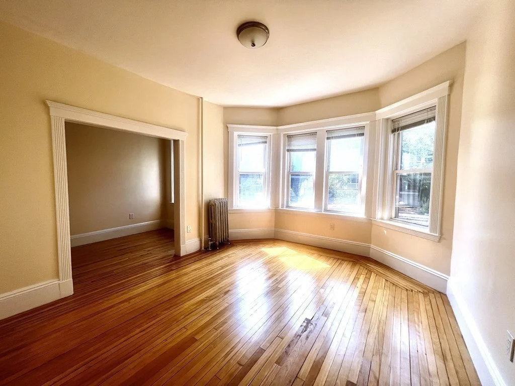 3 bed, 1 bath apartment for rent at 102 Trowbridge St Unit 2L, Mid Cambridge — photo 1 of 16