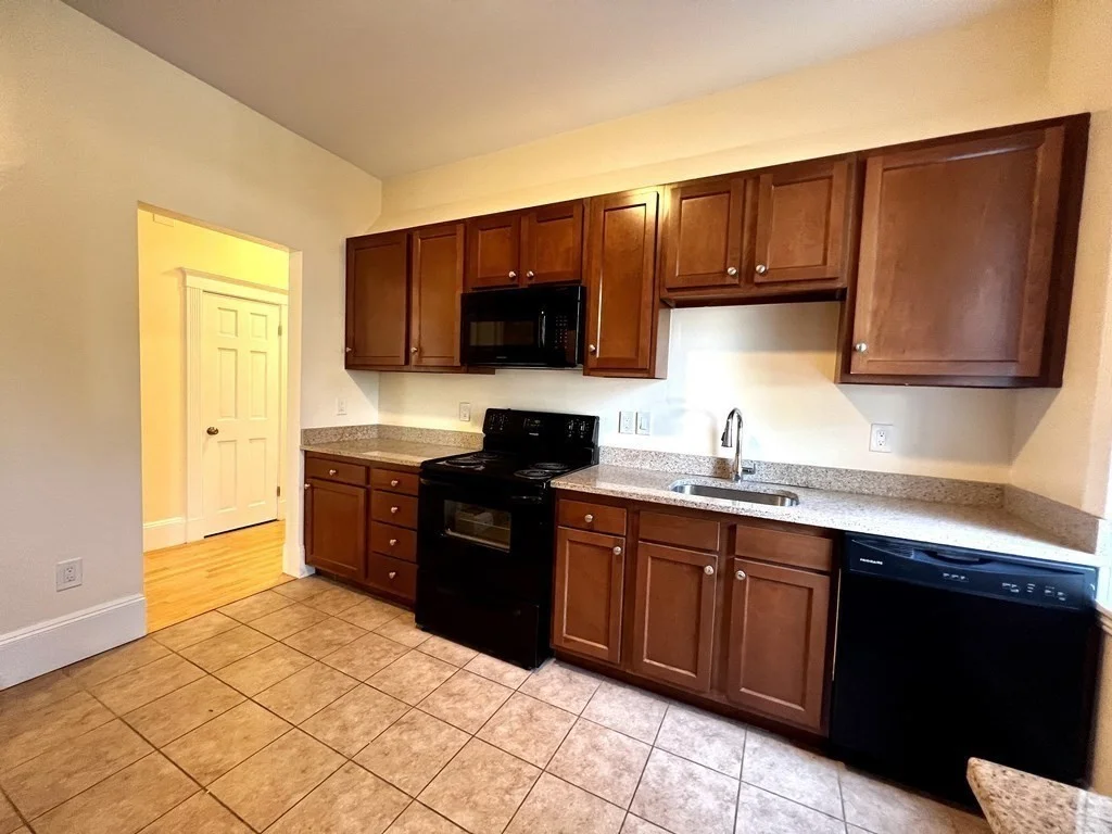 3 bed, 1 bath apartment for rent at 102 Trowbridge St Unit 3L, Mid Cambridge — photo 4 of 19