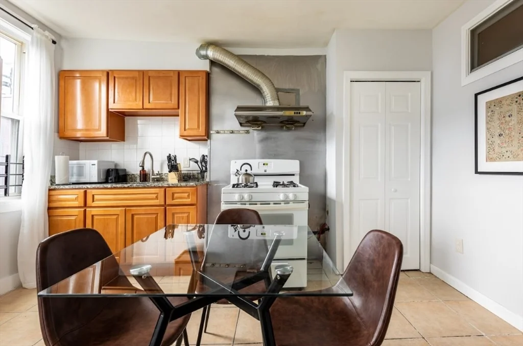 3 bed, 2 bath apartment for rent at 102 Tyler St Unit 4, Chinatown — photo 5 of 28