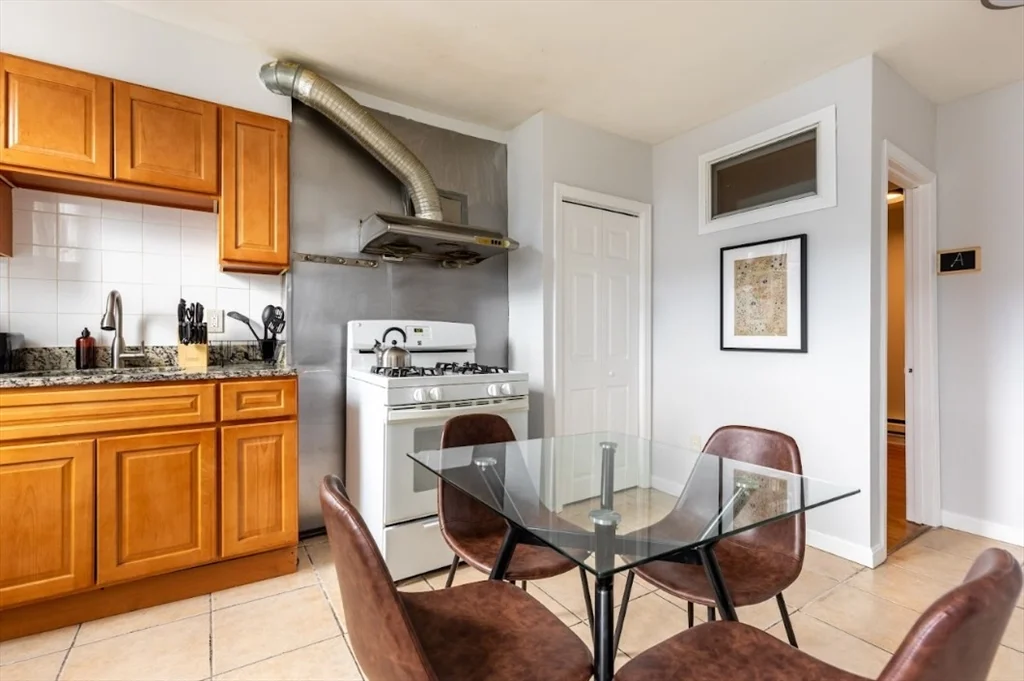 3 bed, 2 bath apartment for rent at 102 Tyler St Unit 4, Chinatown — photo 4 of 28