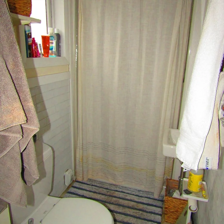 2 bed, 1 bath apartment for rent at 102 Vernon St Unit 2, Northampton — photo 14 of 14
