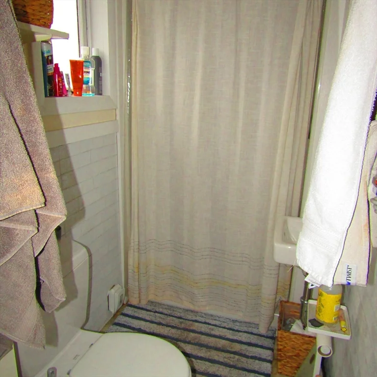 2 bed, 1 bath apartment for rent at 102 Vernon St Unit 2, Northampton — photo 7 of 14