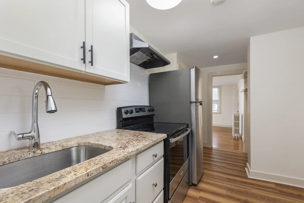 1 bed, 1 bath apartment for rent at 102 Washington St Unit 1, Old Town — photo 13 of 14