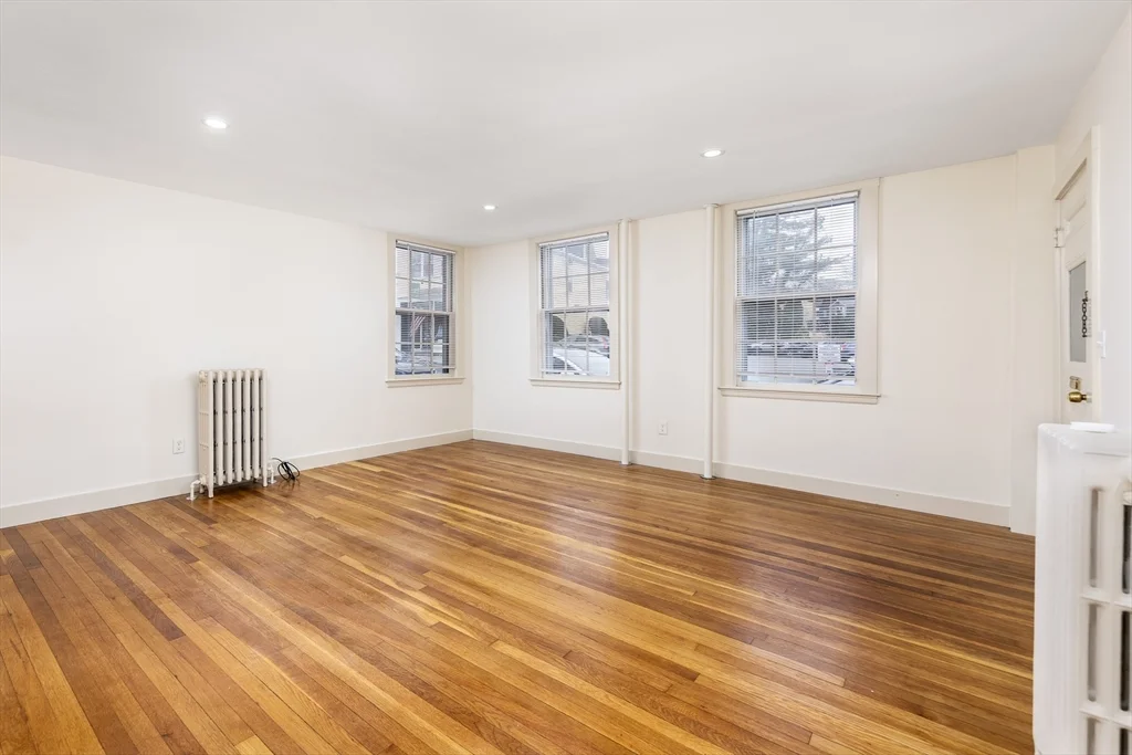 1 bed, 1 bath apartment for rent at 102 Washington St Unit 1, Old Town — photo 4 of 14