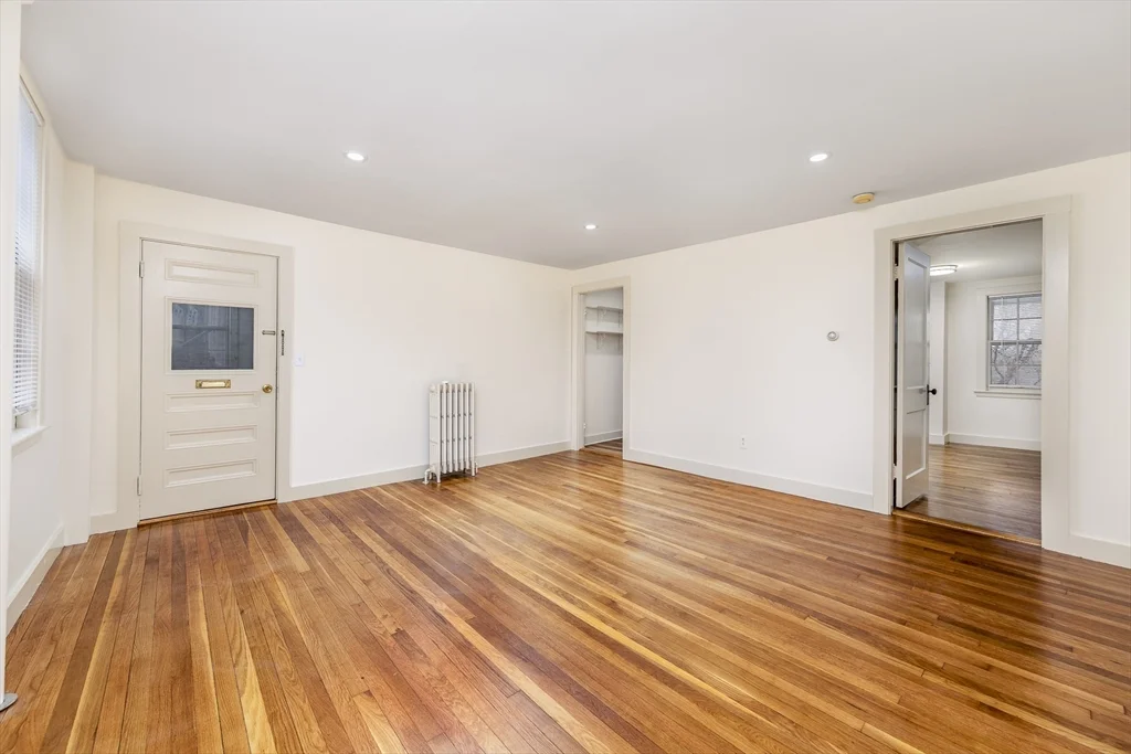 1 bed, 1 bath apartment for rent at 102 Washington St Unit 1, Old Town — photo 5 of 14