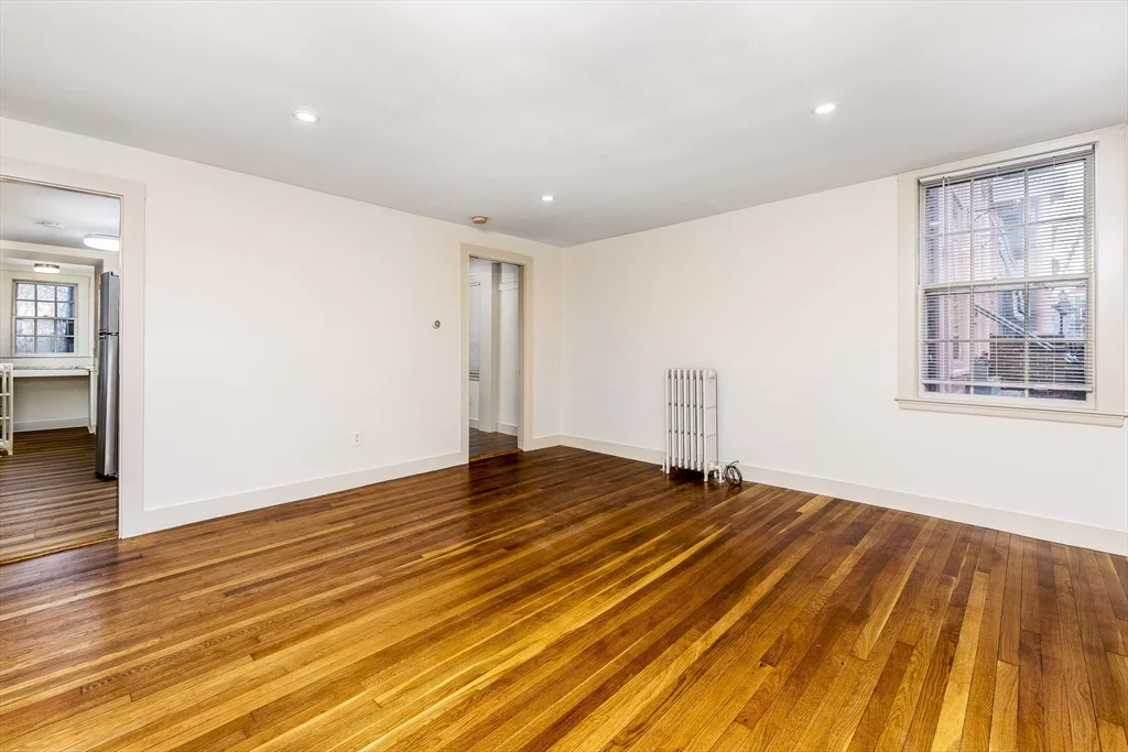 1 bed, 1 bath apartment for rent at 102 Washington St Unit 1, Old Town — photo 6 of 14