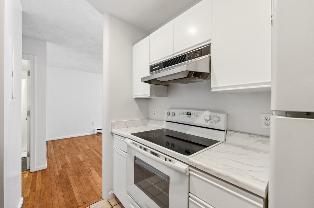 2 bed, 1 bath apartment for rent at 102 West Brookline St Unit B, South End — photo 6 of 18