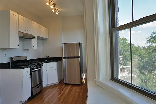 2 bed, 1 bath apartment for rent at 102 Willow St Unit 102-04, Wellington-Harrington — photo 4 of 9