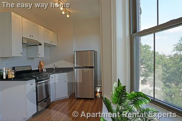 2 bed, 1 bath apartment for rent at 102 Willow St Unit 4, Inman Square — photo 2 of 4