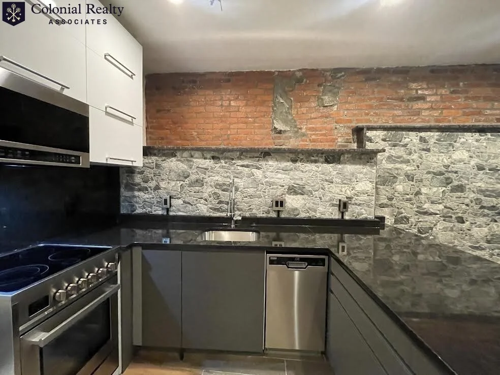 1 bed, 1 bath apartment for rent at 1020 Commonwealth Ave Unit 104, Boston — photo 7 of 11