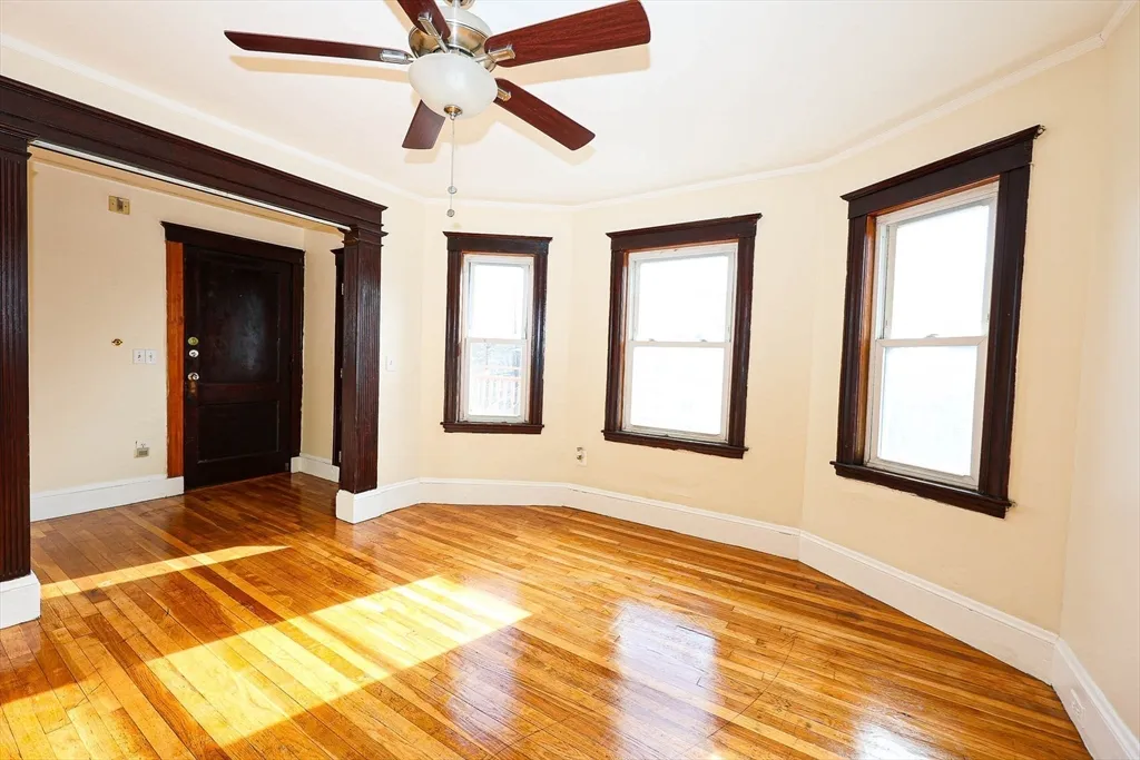 3 bed, 1 bath apartment for rent at 1021-1023 Canterbury St Unit 3, Boston — photo 2 of 20