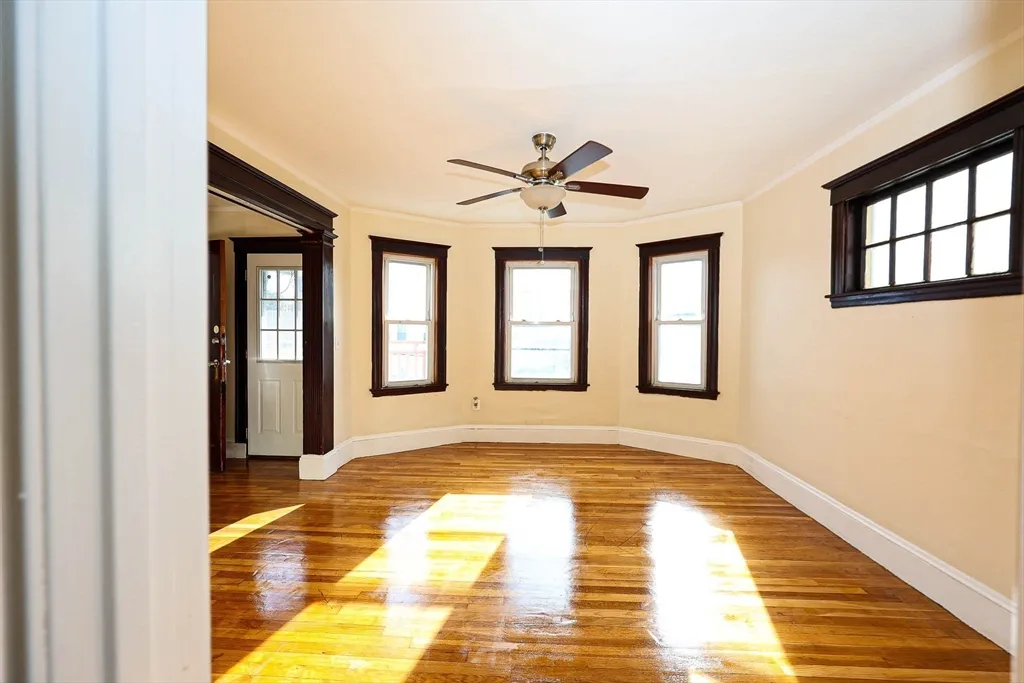 3 bed, 1 bath apartment for rent at 1021-1023 Canterbury St Unit 3, Boston — photo 9 of 20