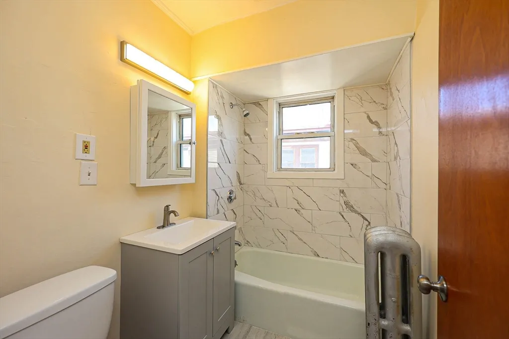 3 bed, 1 bath apartment for rent at 1021-1023 Canterbury St Unit 3, Boston — photo 14 of 20