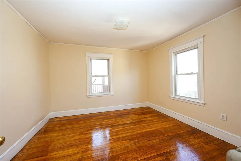 3 bed, 1 bath apartment for rent at 1021-1023 Canterbury St Unit 3, Boston — photo 13 of 20
