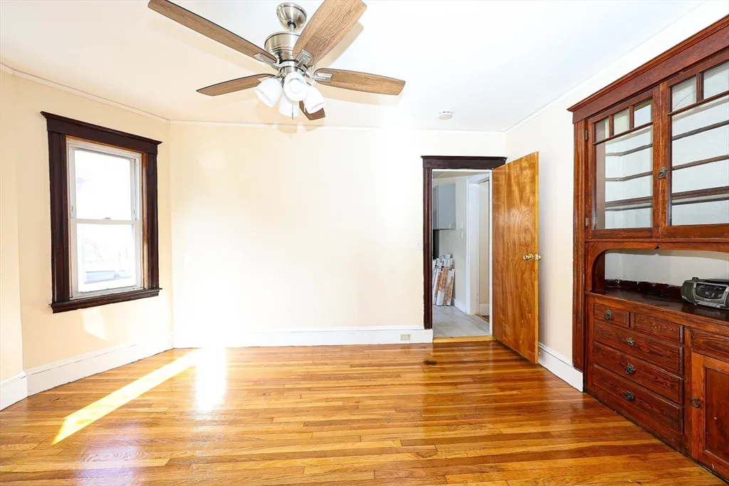 3 bed, 1 bath apartment for rent at 1021-1023 Canterbury St Unit 3, Boston — photo 8 of 20