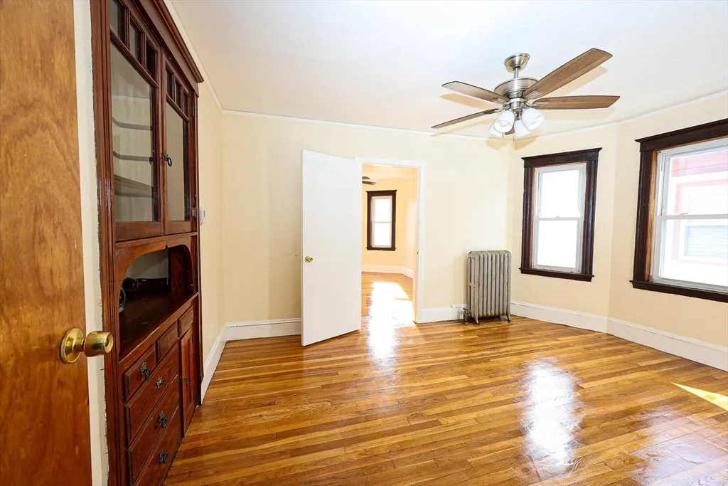 3 bed, 1 bath apartment for rent at 1021-1023 Canterbury St Unit 3, Boston — photo 10 of 20