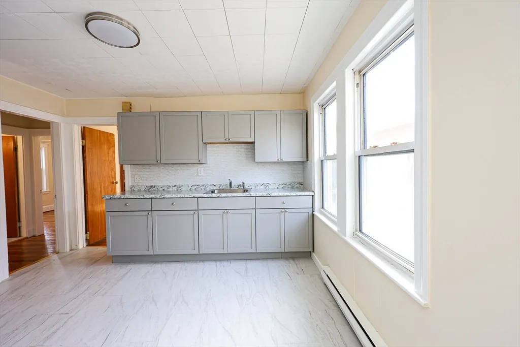 3 bed, 1 bath apartment for rent at 1021-1023 Canterbury St Unit 3, Boston — photo 1 of 20
