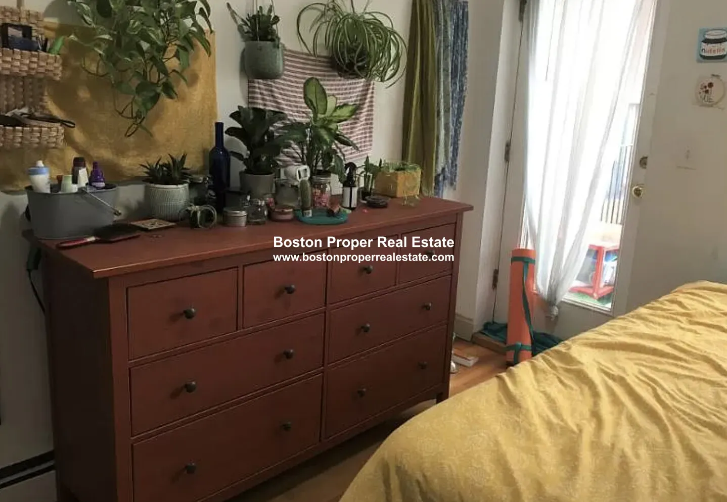 3 bed, 1 bath apartment for rent at 1021 Tremont St Unit 1, South End — photo 4 of 11