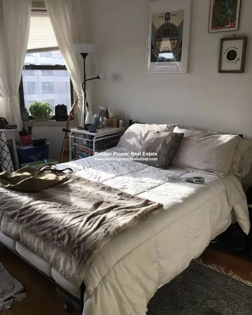 3 bed, 1 bath apartment for rent at 1021 Tremont St Unit 1, South End — photo 8 of 11