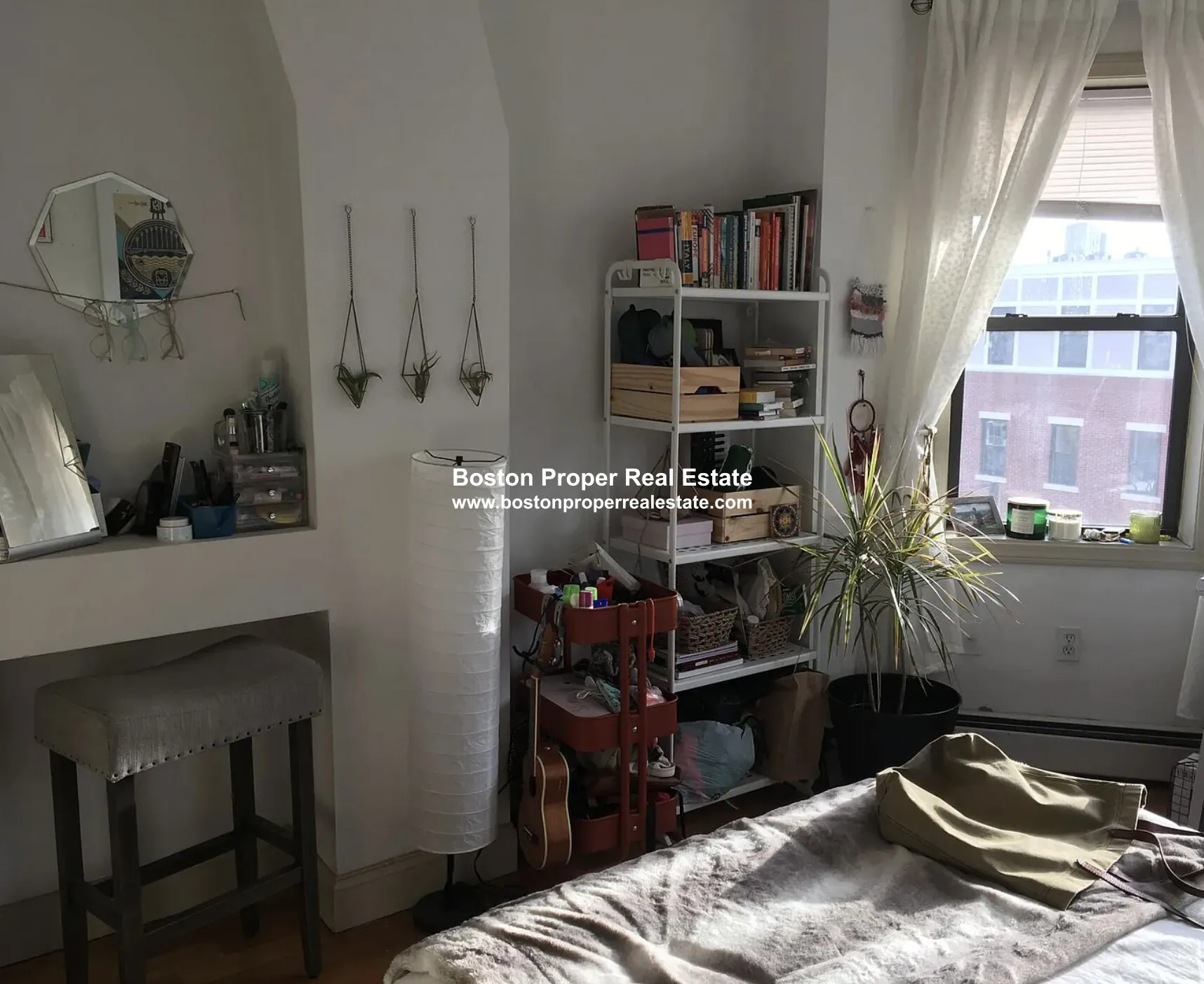 4 bed, 1 bath apartment for rent at 1021 Tremont St Unit 2, Roxbury — photo 7 of 10