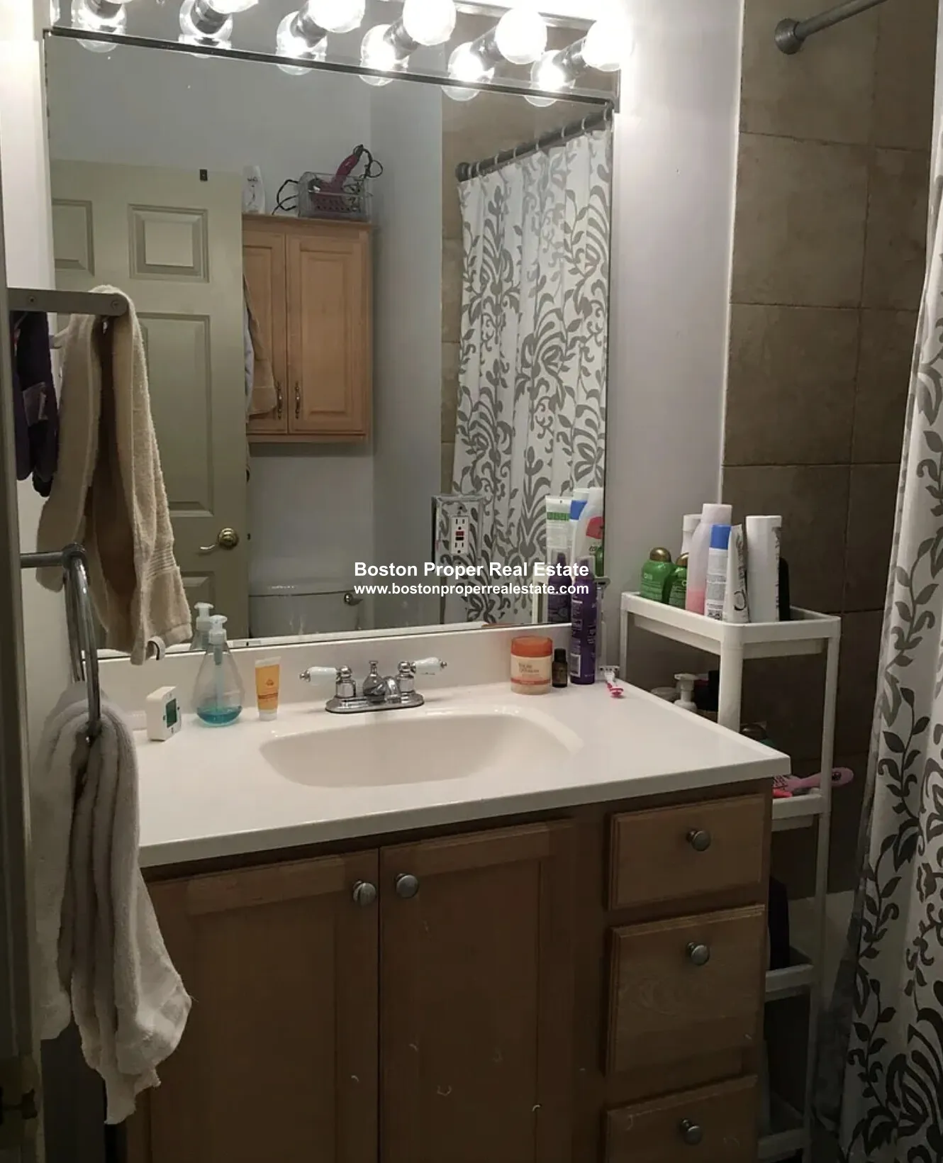 4 bed, 1 bath apartment for rent at 1021 Tremont St Unit 2, Roxbury — photo 8 of 10