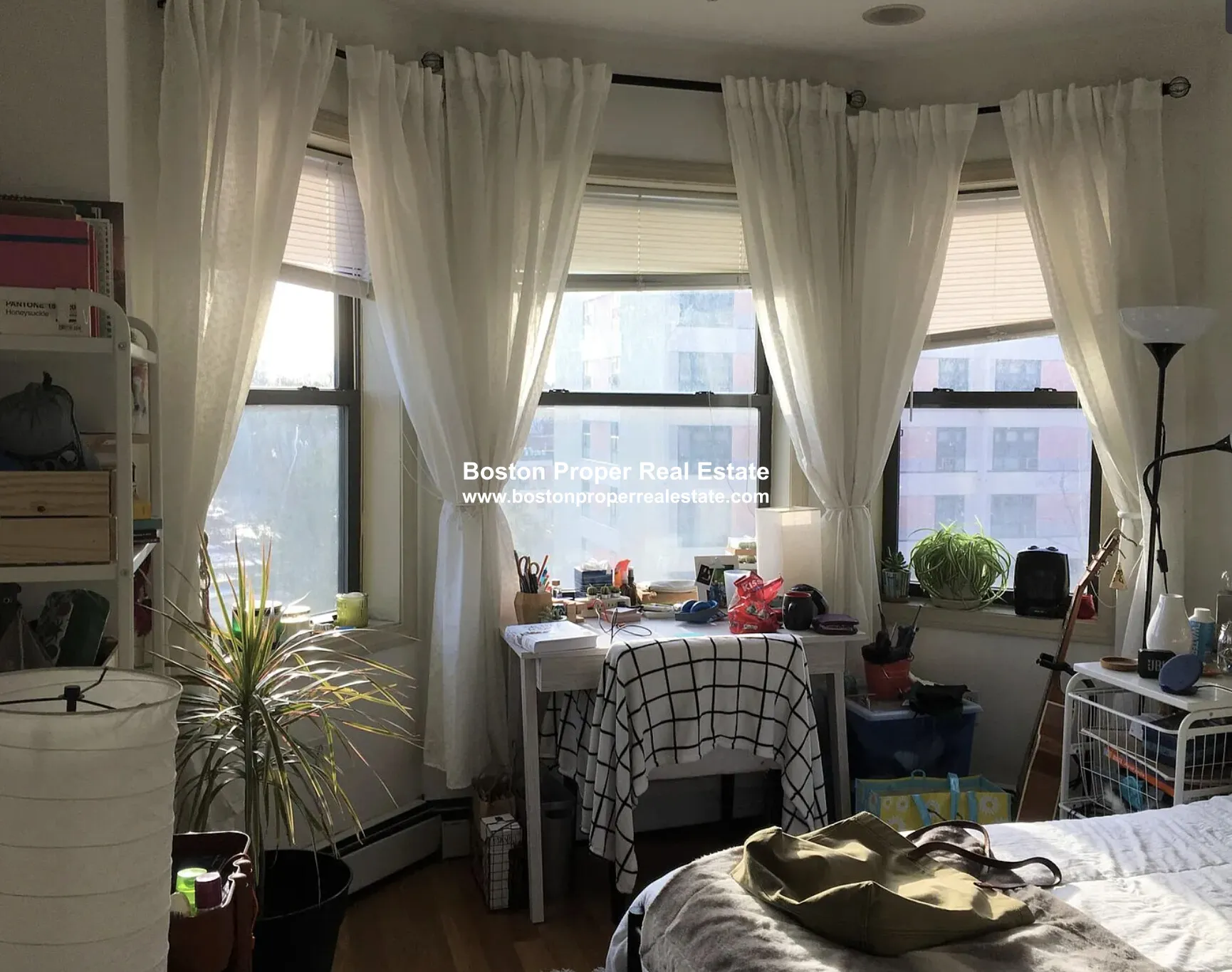 4 bed, 1 bath apartment for rent at 1021 Tremont St Unit 2, Roxbury — photo 2 of 10