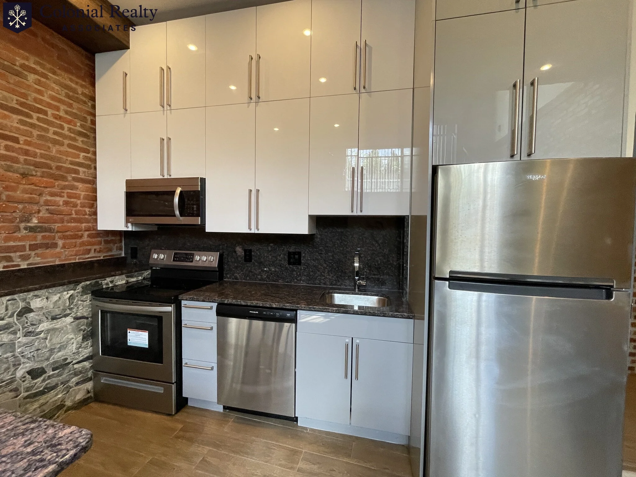 1 bed, 1 bath apartment for rent at 1024 Commonwealth Ave Unit 108, Boston — photo 4 of 12