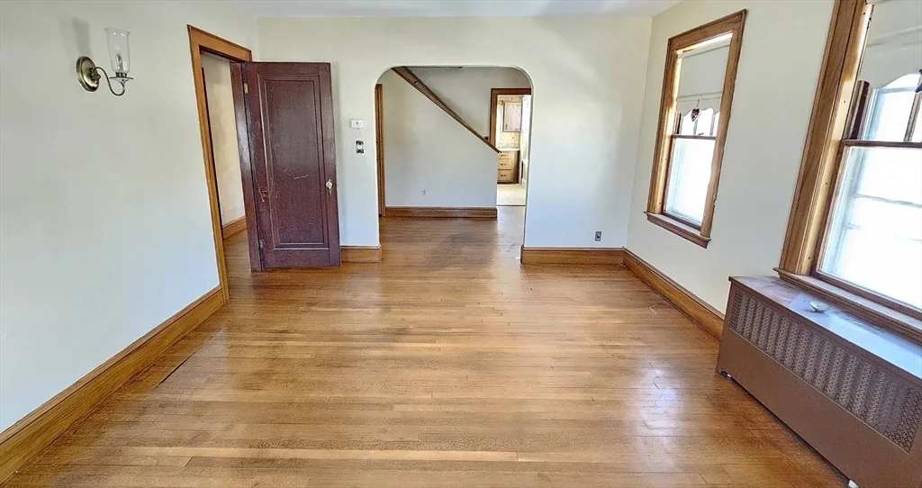 3 bed, 1 bath apartment for rent at 1024 N Main St Unit 1024, Brockton — photo 5 of 12