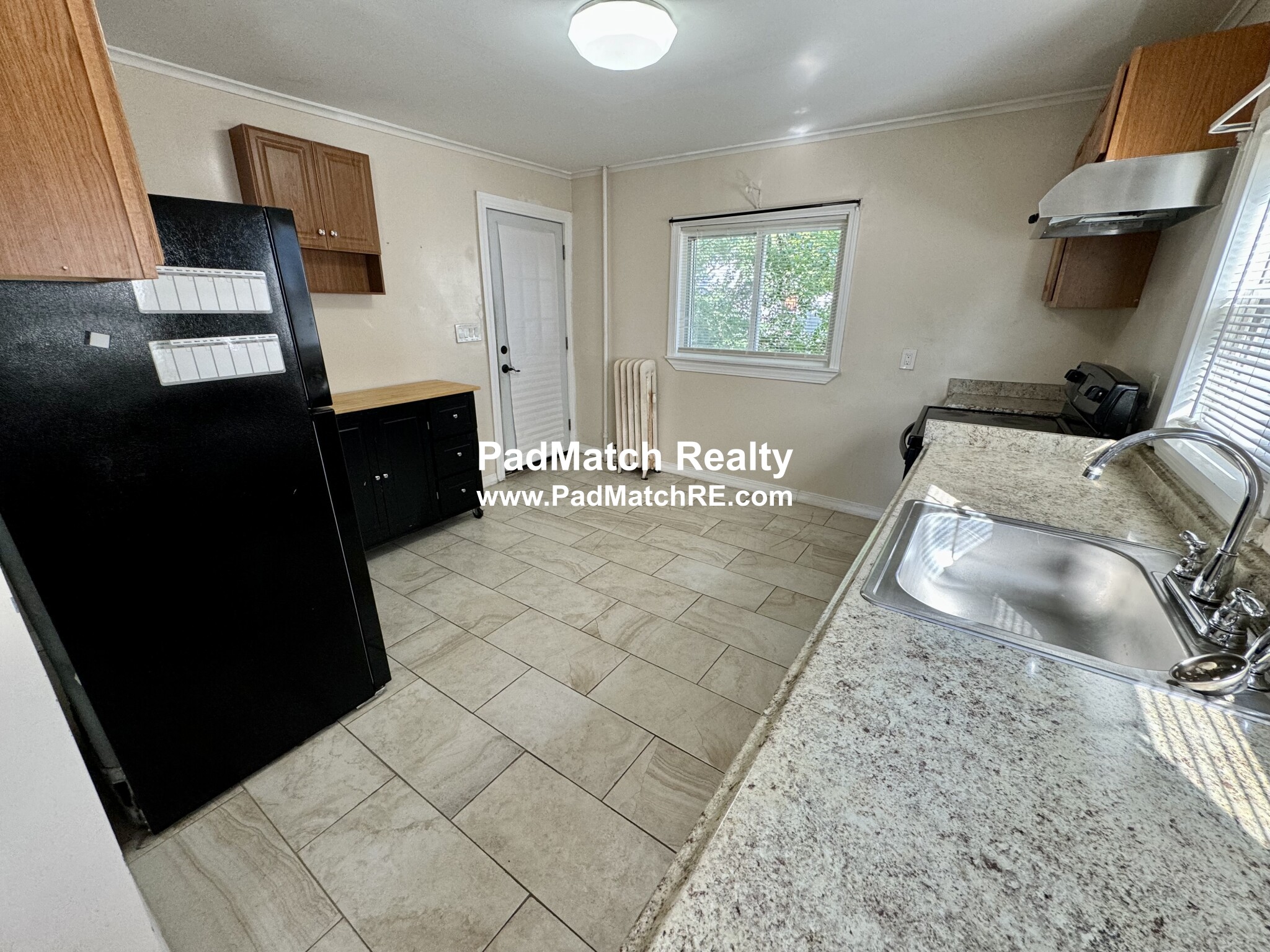 2 bed, 1 bath apartment for rent at 1024 North Shore Rd Unit 1, Revere — photo 5 of 19