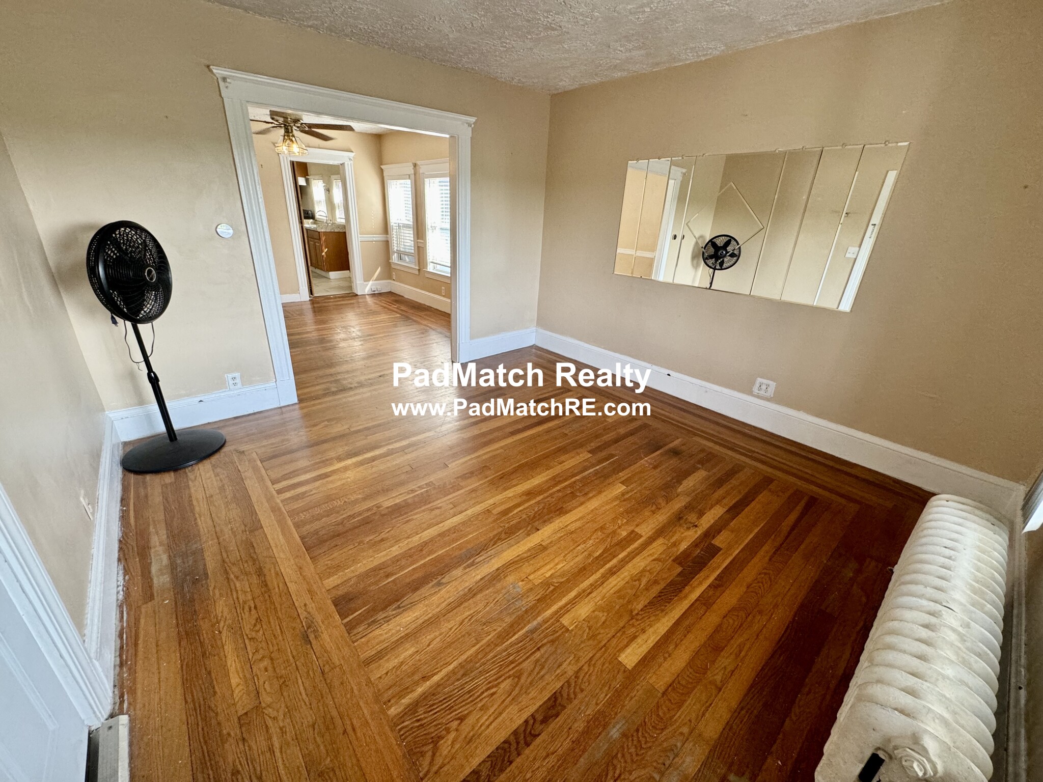 2 bed, 1 bath apartment for rent at 1024 North Shore Rd Unit 1, Revere — photo 2 of 19