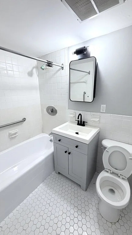 1 bed, 1 bath apartment for rent at 1025 Hancock St Unit 10 B, Quincy — photo 4 of 16