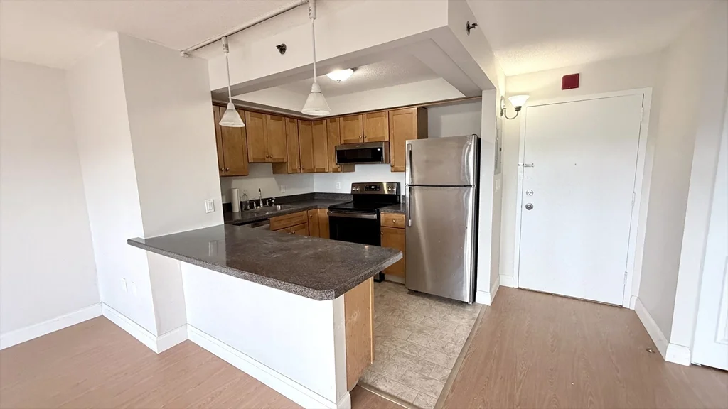 1 bed, 1 bath apartment for rent at 1025 Hancock St Unit 10 B, Quincy — photo 2 of 16