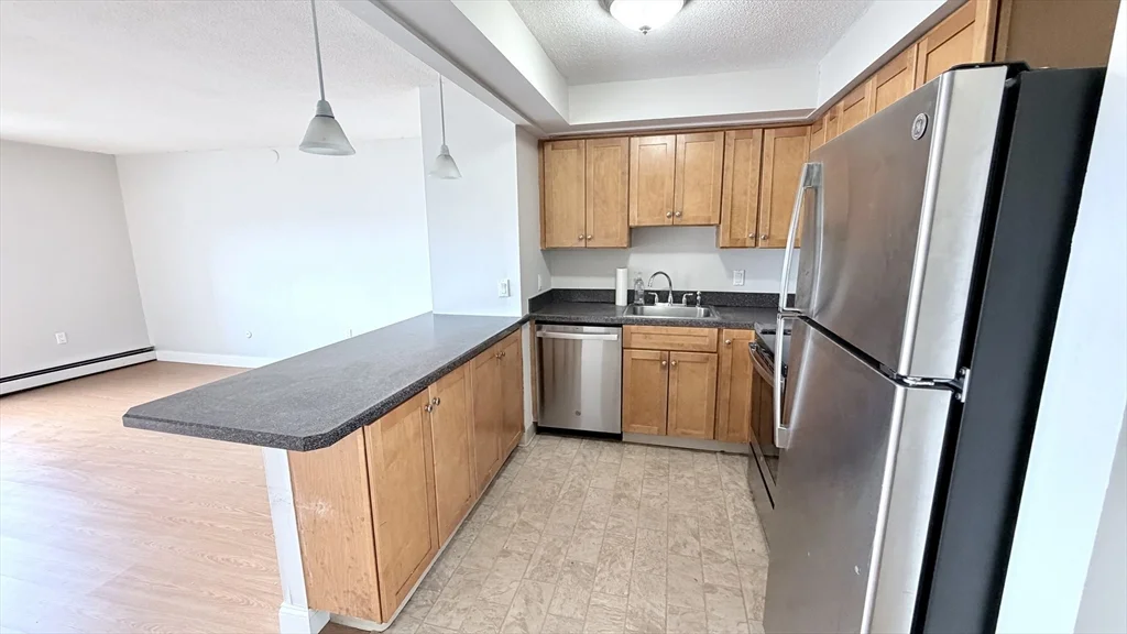 1 bed, 1 bath apartment for rent at 1025 Hancock St Unit 10 B, Quincy — photo 1 of 16