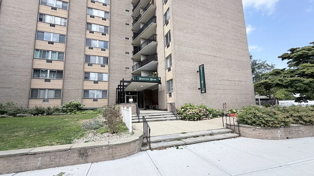 1 bed, 1 bath apartment for rent at 1025 Hancock St Unit 10 B, Quincy — photo 14 of 16