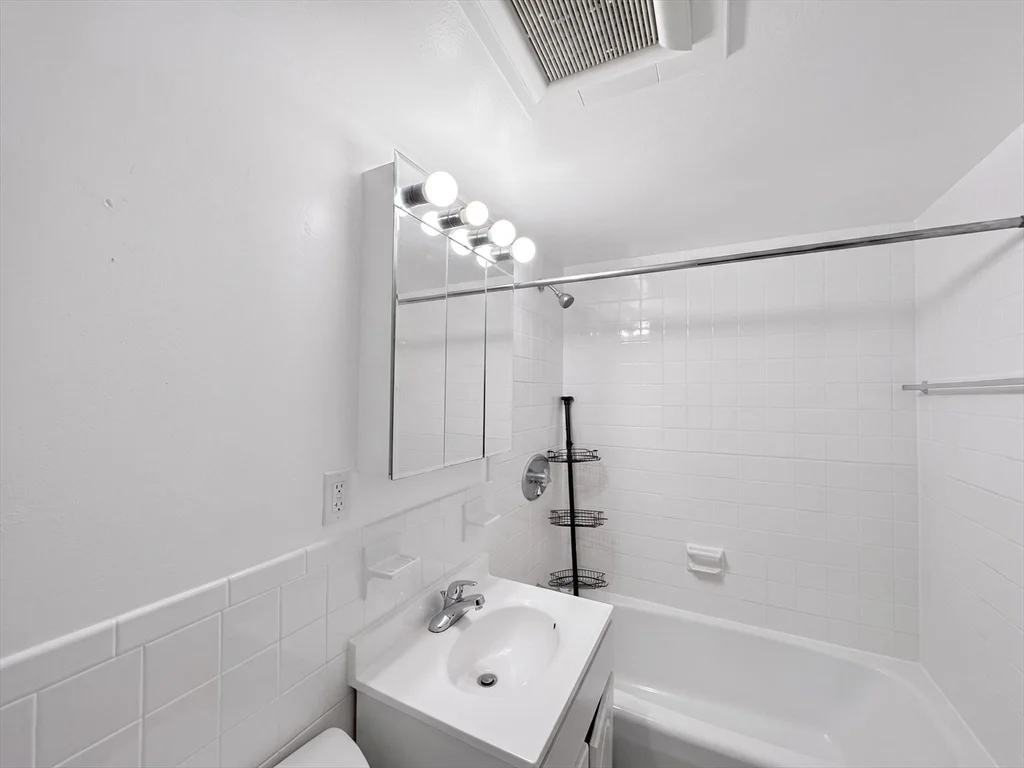 2 bed, 1 bath apartment for rent at 1025 Hancock St Unit 8C, Quincy — photo 14 of 21