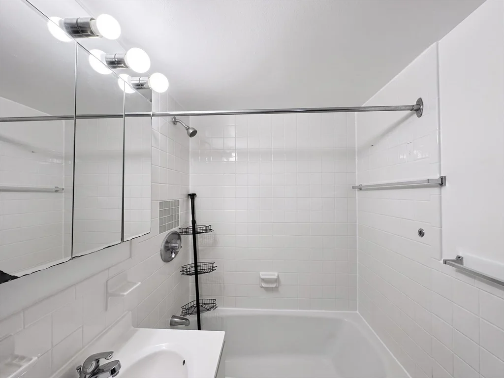2 bed, 1 bath apartment for rent at 1025 Hancock St Unit 8C, Quincy — photo 15 of 21