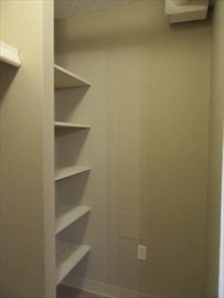 Studio bed, 1 bath apartment for rent at 1025 Hancock Unit 1E, Quincy — photo 7 of 8