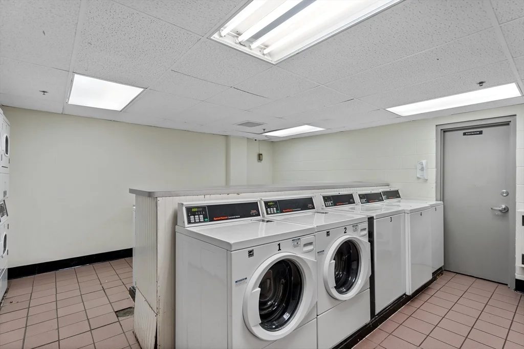 1 bed, 1 bath apartment for rent at 1025 Hancock Unit 6G, Quincy Center — photo 14 of 16
