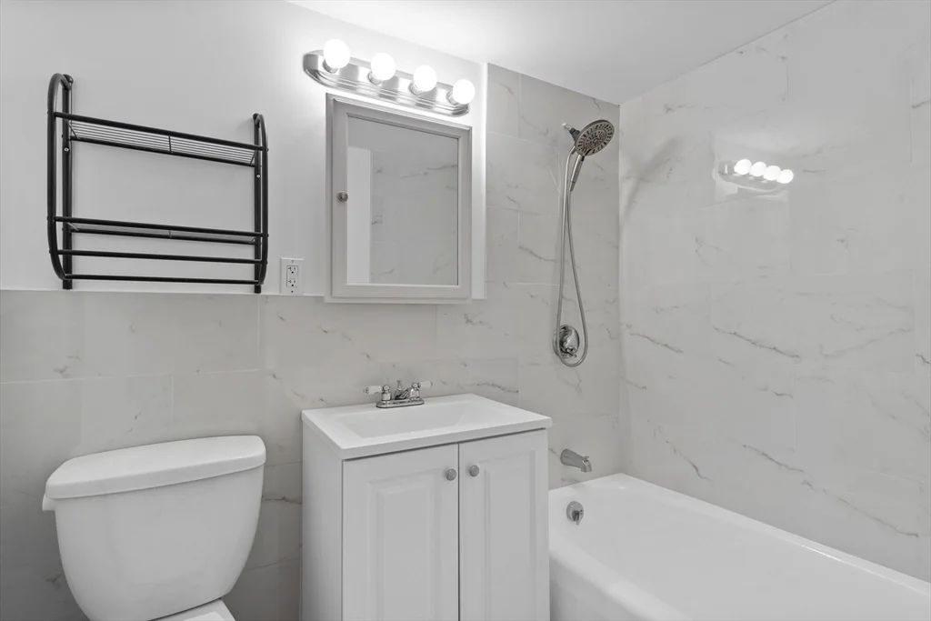 1 bed, 1 bath apartment for rent at 1025 Hancock Unit 6G, Quincy Center — photo 11 of 16